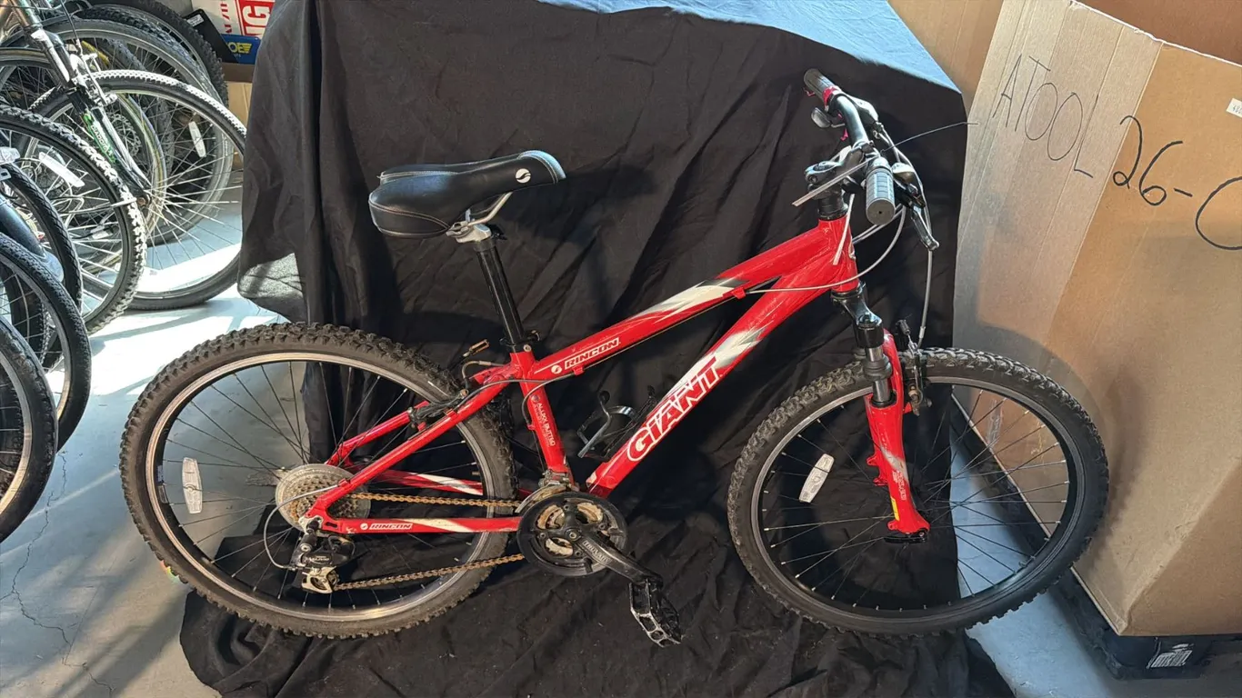 GIANT RINCON 24 SPEED RED MOUNTAIN BICYCLE