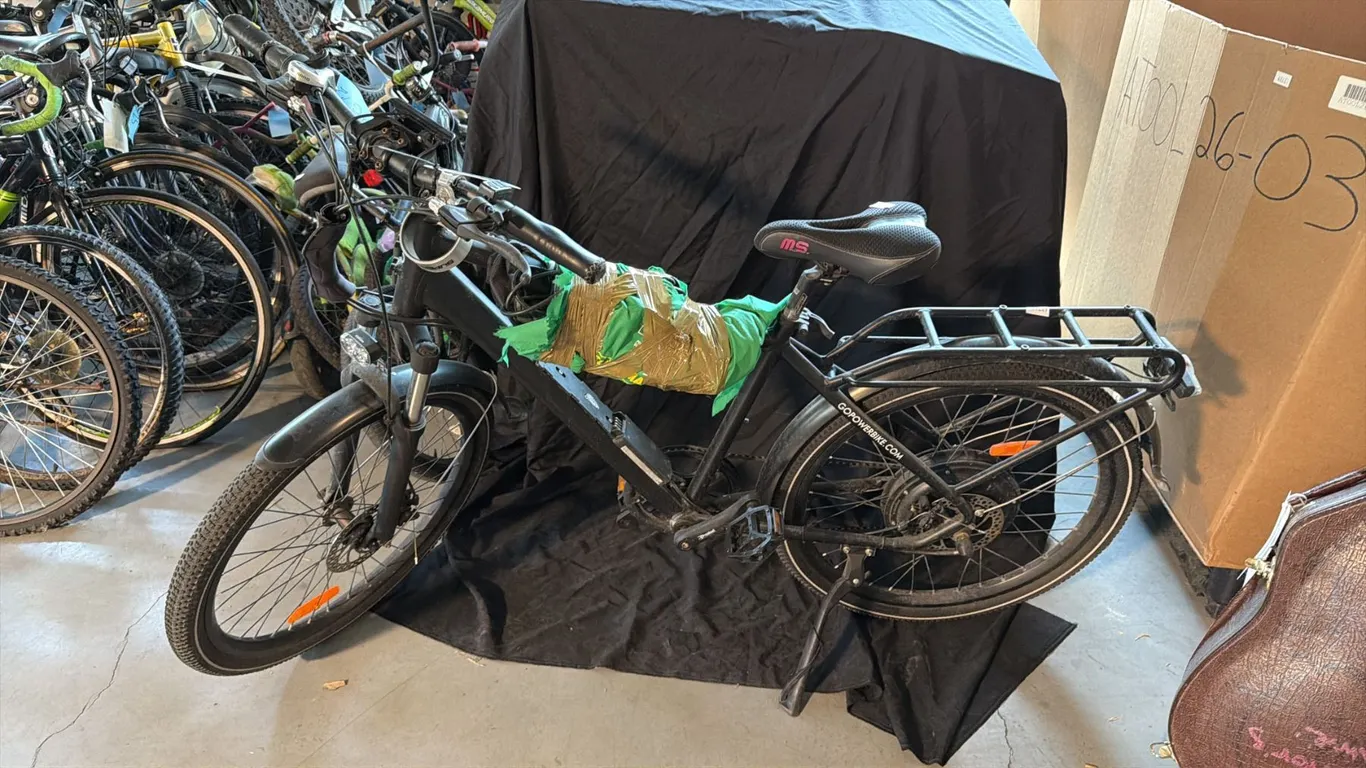 GO POWER EBIKE GO EAGLE 6 SPEED BLACK ELECTRIC BICYCLE WITH LUGGAGE RACK,