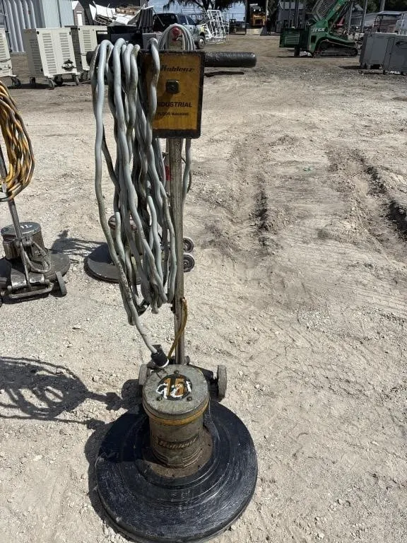 Floor buffer