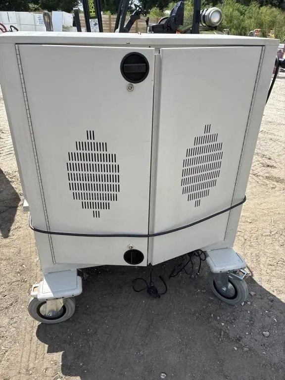 Laptop cart