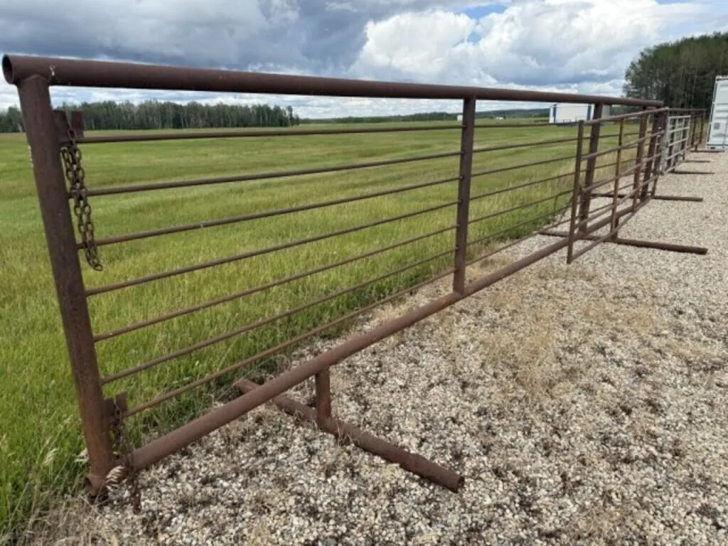 24' Self Standing Corral Panel c/w 12' Gate