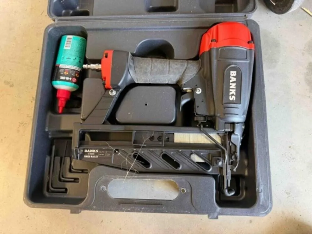 Banks 16 ga. Air Finish Nailer