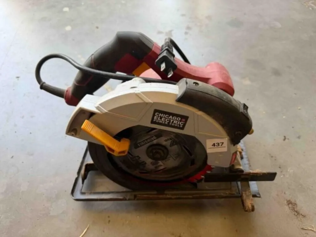 Chicago Electric 7 1/4" Circular Saw