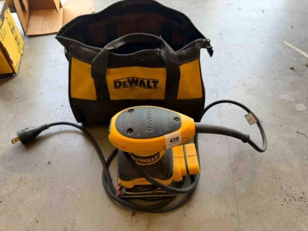 DeWalt 1/4 Sheet Palm Sander