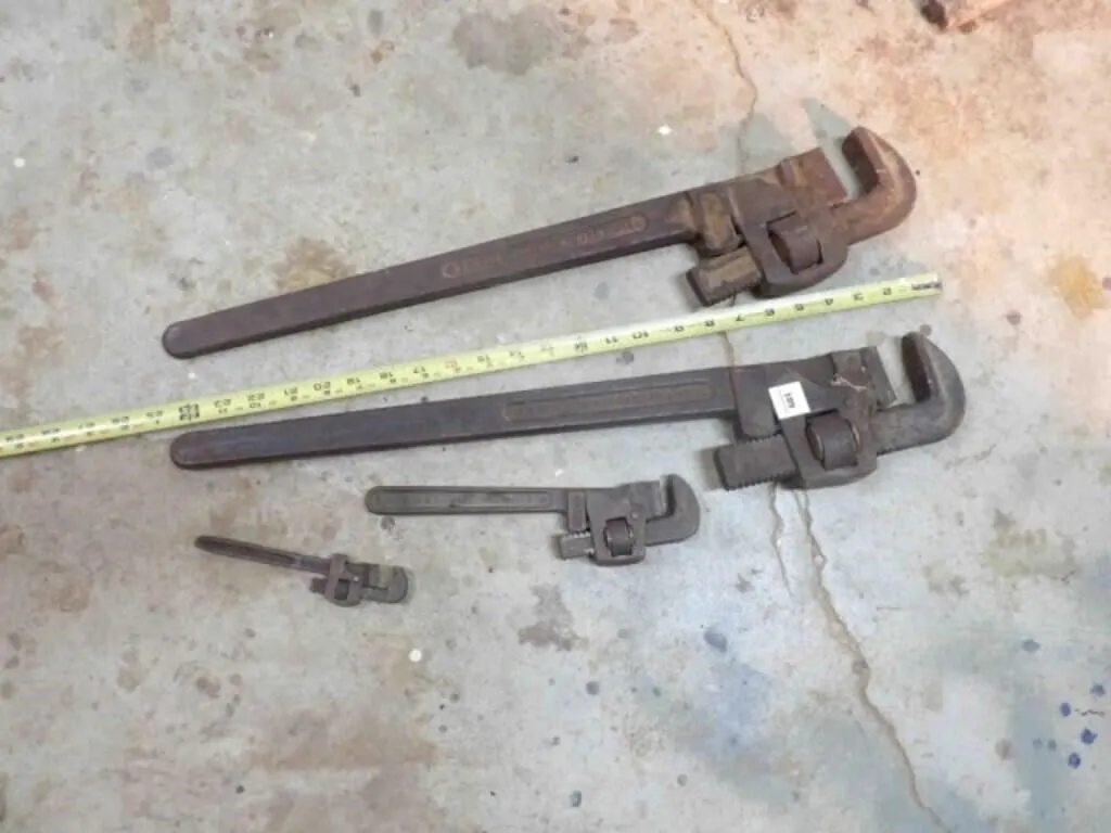 4 - Pipe Wrenches