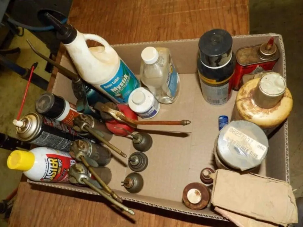 Oils & Oil Cans
