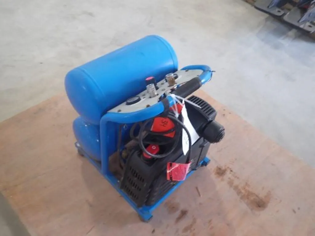 Mastercraft 5 Gal Air Compressor