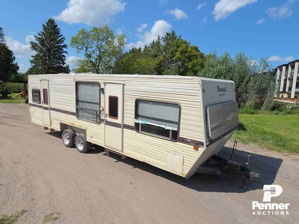*1987 28' Nomad Century Travel Trailer T/A
