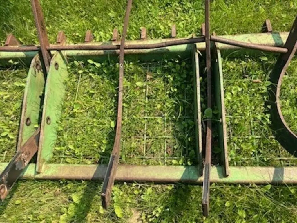 John Deere 8ft Grapple, Needs Rebuild as is