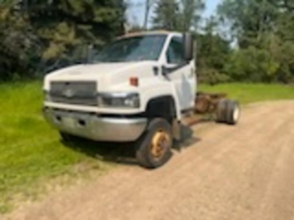 2006 White C5500 Duramax Diesel, Allison Auto
