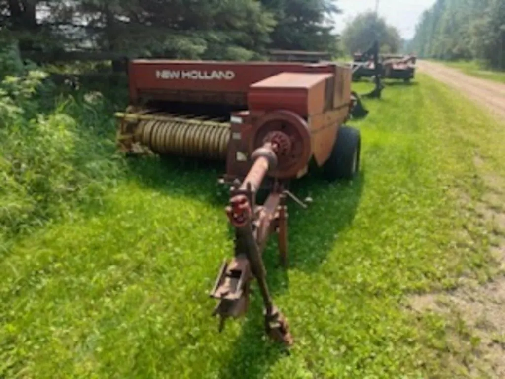 New Holland 320 Square Baler Ser #461611