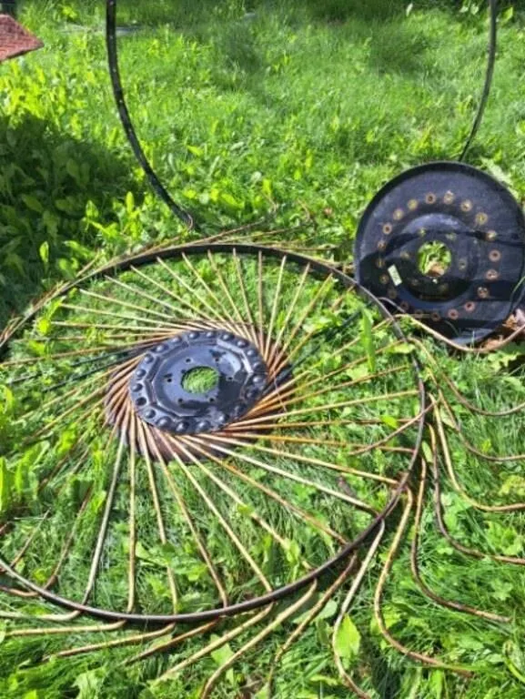 Hay rake wheel with parts