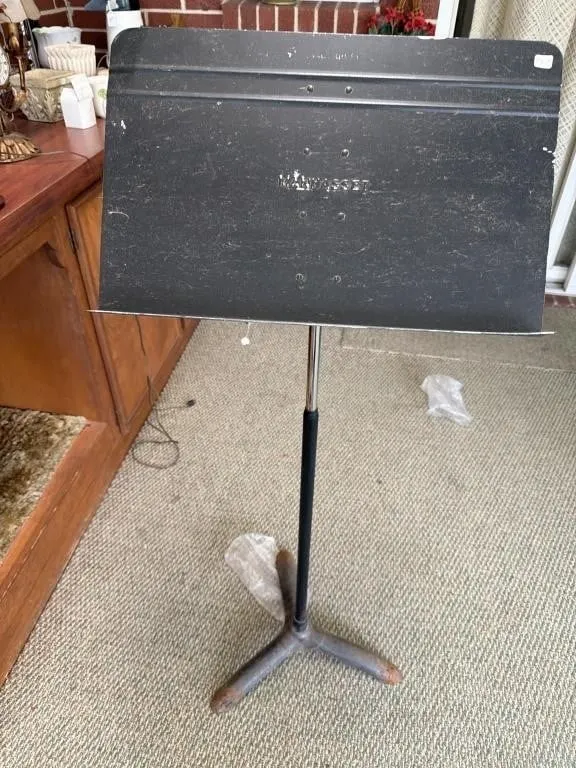 Music stand