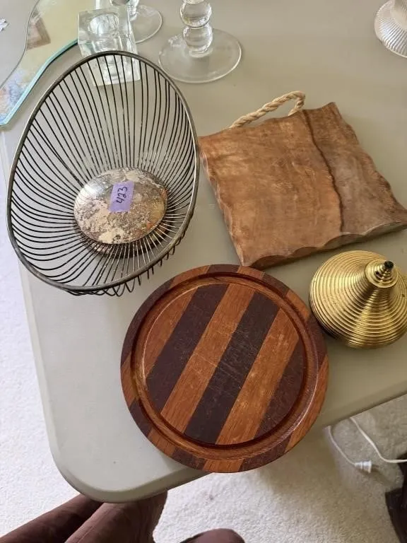 2 small trivets or decor cutting boards/ Metal dec
