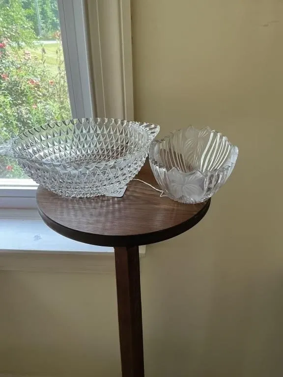 Mikaa oval glass bowl/ vintage pressed glass servi