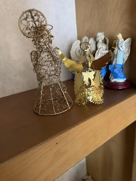 Small medal angels
