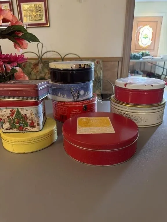 Tin cookie lot