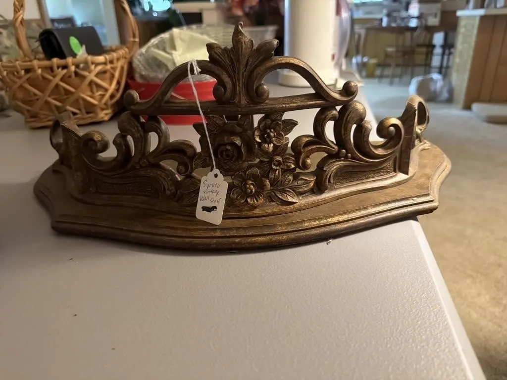Syroco vintage wall shelf