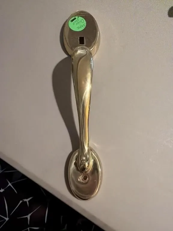 Brass pull door handle