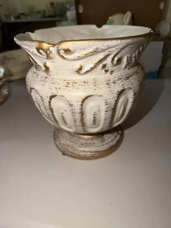Vintage flower pot