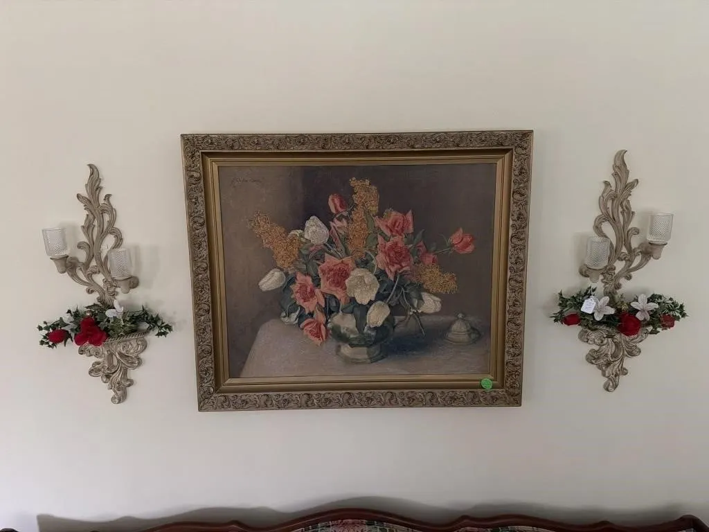 Decorative wall lot