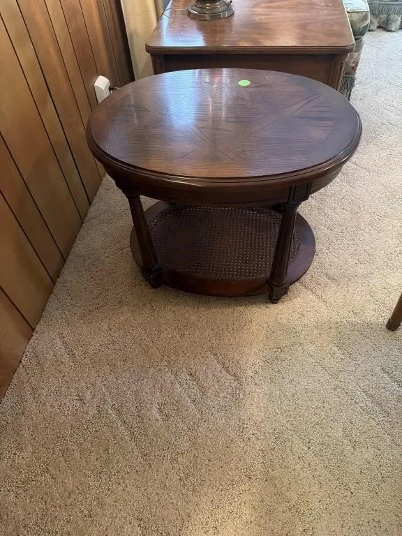 Double shelf end table