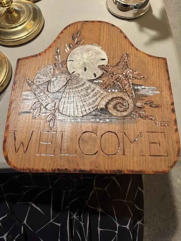 Welcome wood sign