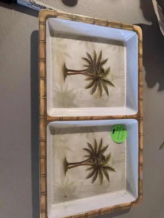 Palm tree melamine Tray and fake flowers