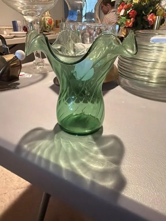 Vintage anchor hocking green swirl glass ruffle