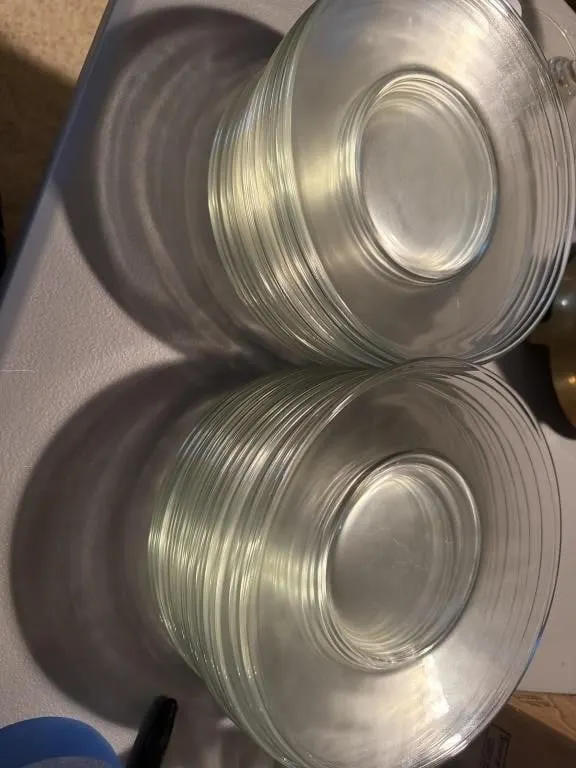 31 clear glass plates