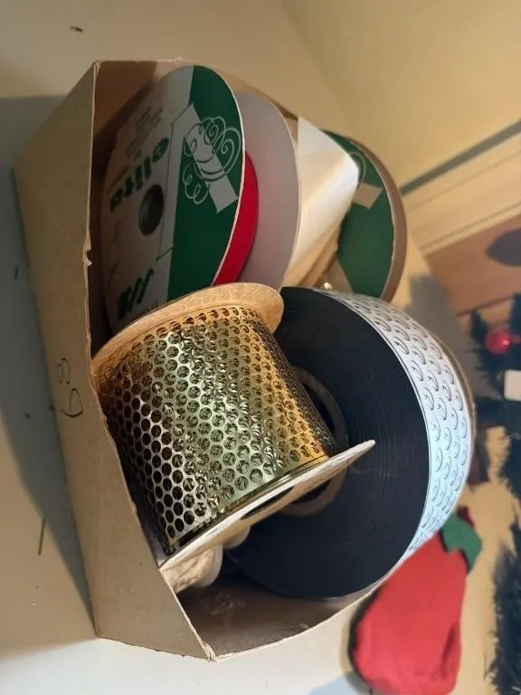 These spools feature Elita brand ribbon and a