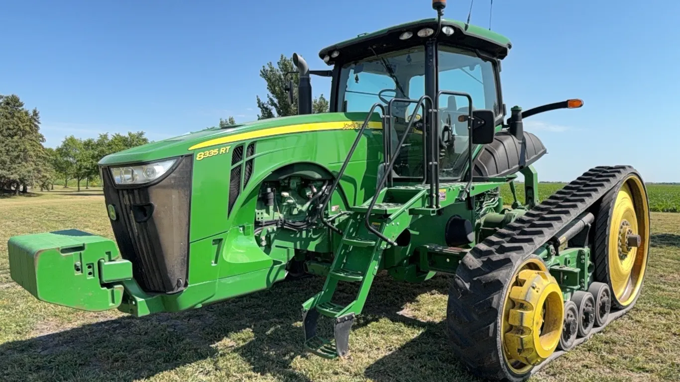 2013 John Deere 8335RT belted tractor *Single Owner
