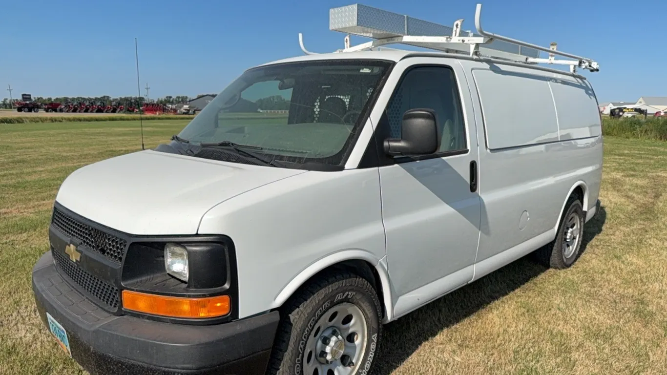 2009 Chevrolet Savana Express service van