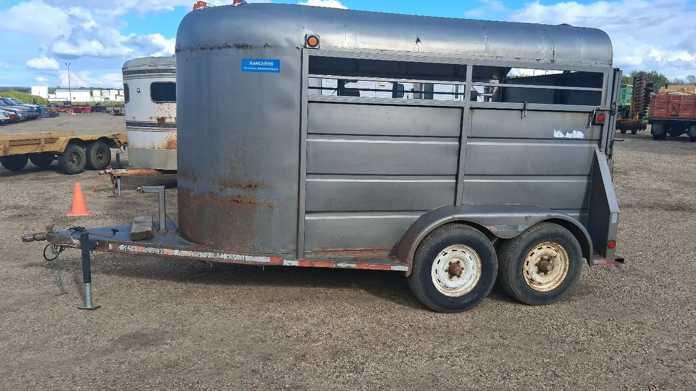 1980 M&W Stock Trailer