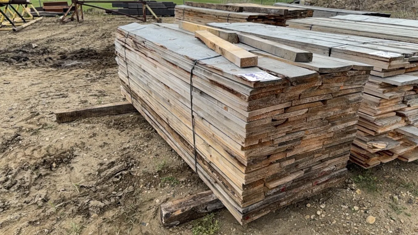 1 - LIFT 8' WIND FENCE BOARDS