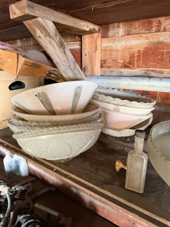 Old light fixtures, antiques, large lot, see photos