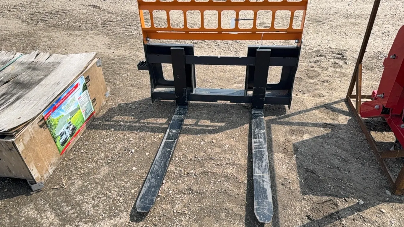 ID 4633 Skid Steer Pallet Forks