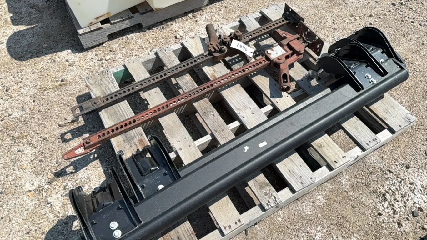 ID 4681 (2) Handy Man Jacks & Nurf Bars