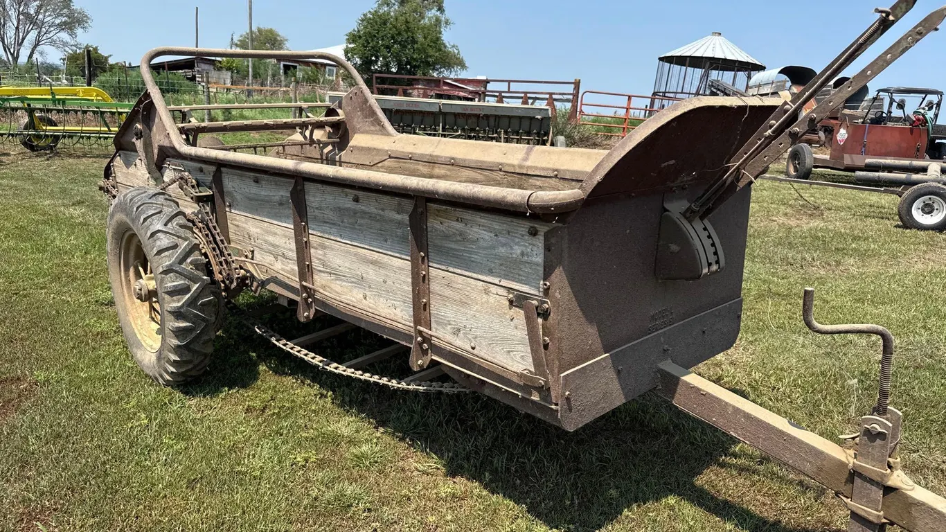 John Deere Model L Manure Spreader