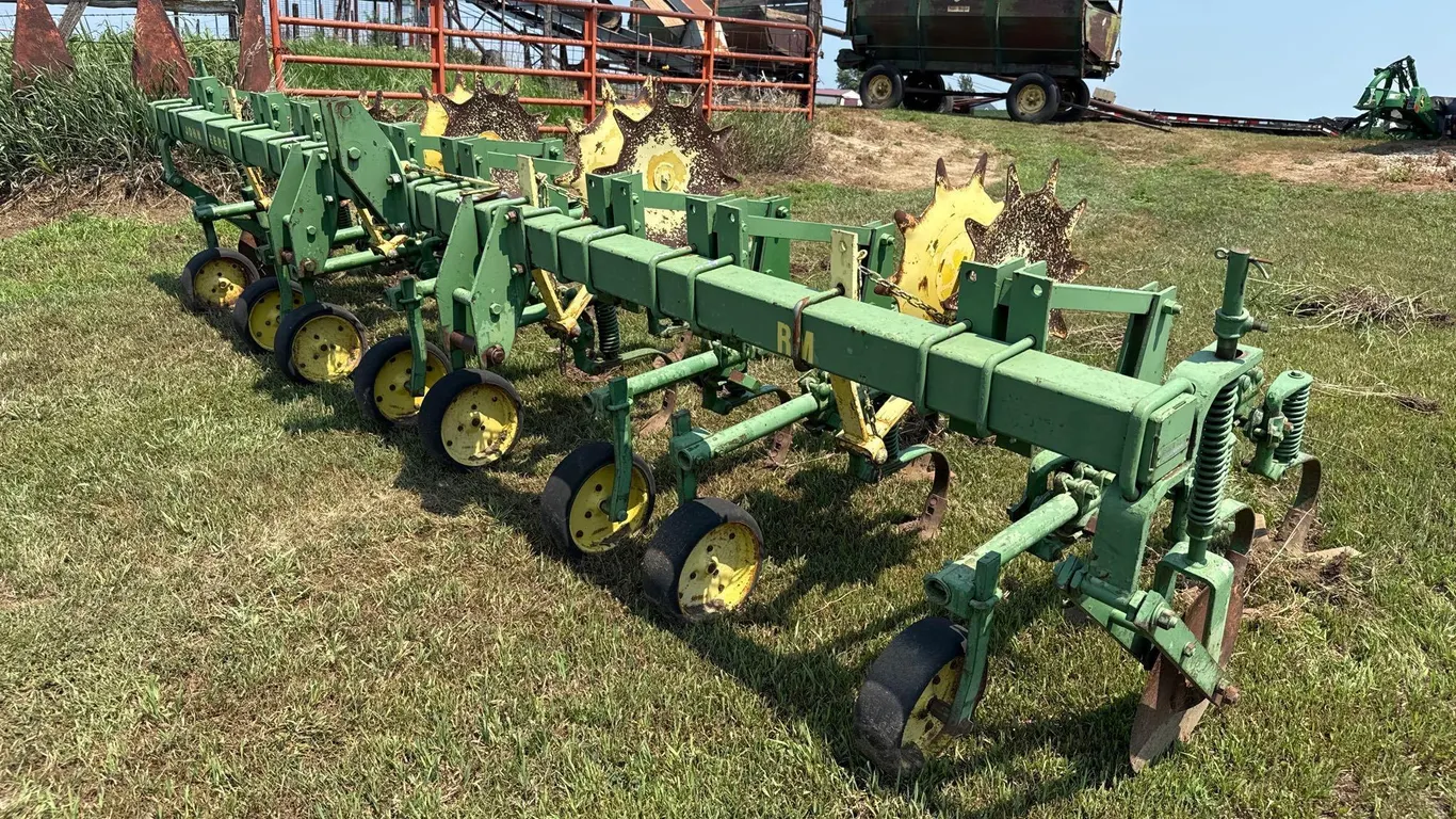 John Deere RM 4row36 3pt cultivator