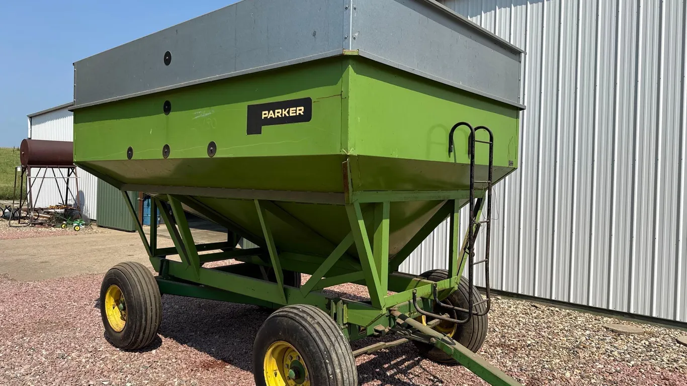 Parker 2600 Gravity Wagon