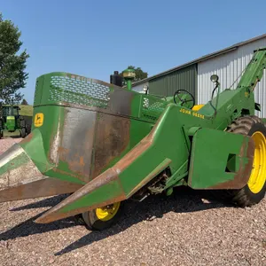 John Deere 630 Tractor w/ Mounted JD #237 Picker