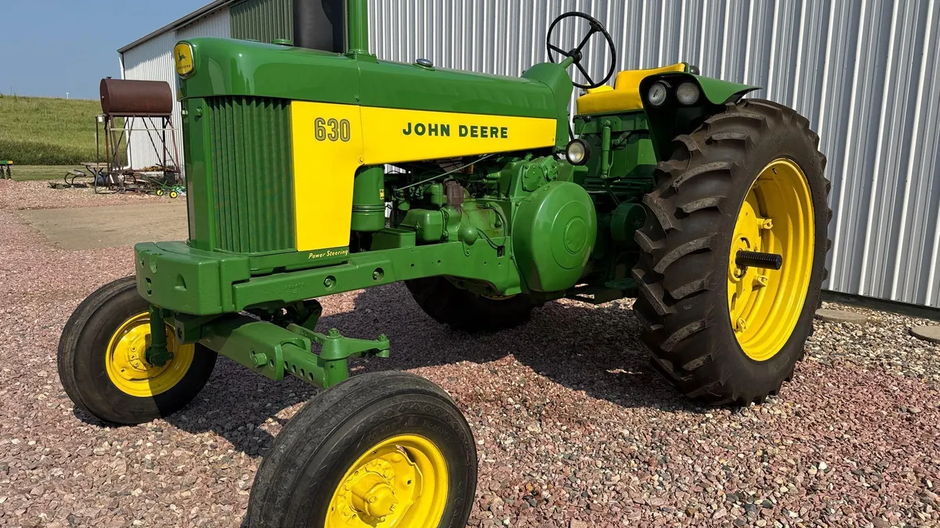 John Deere 630 Tractor