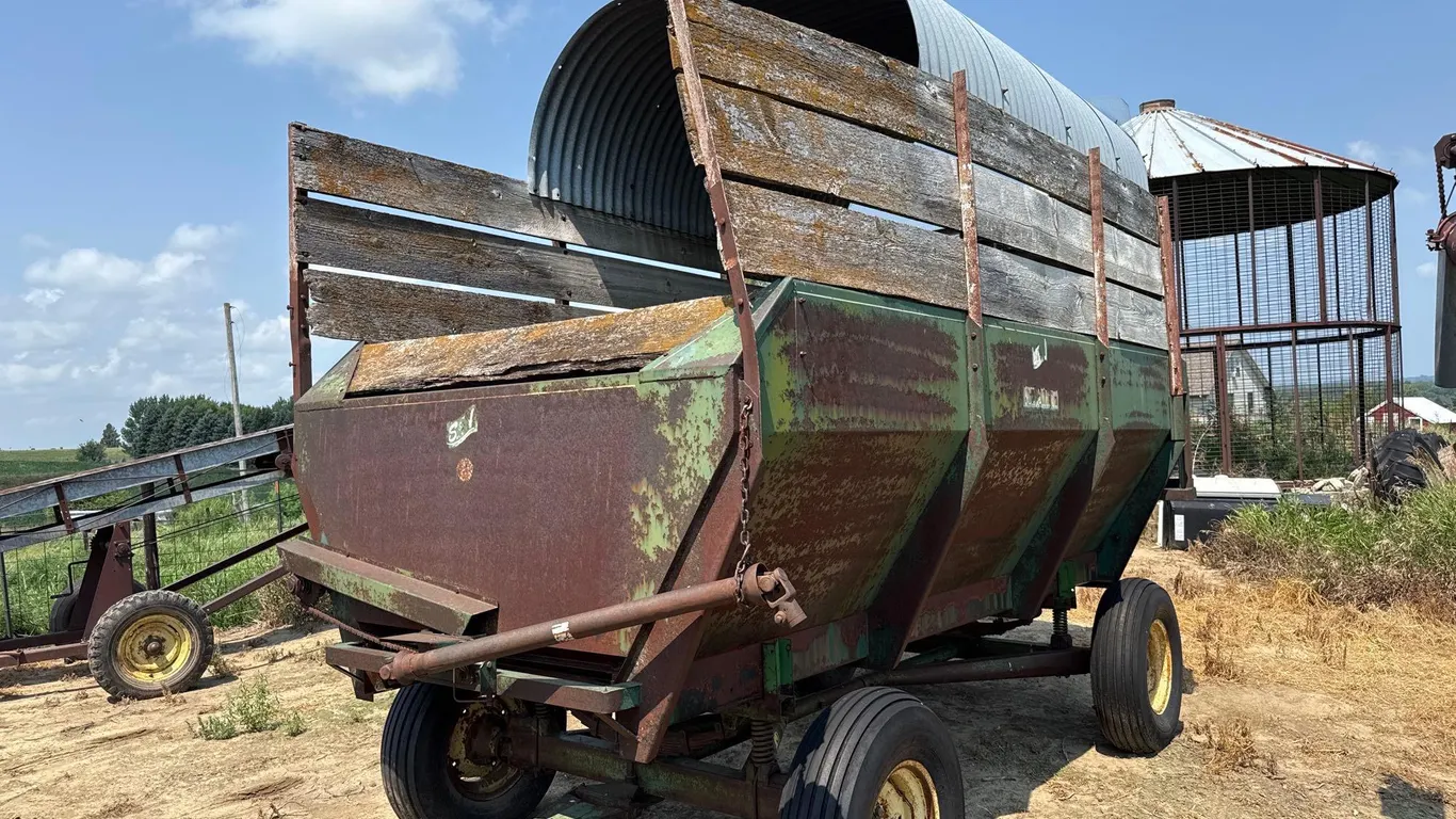 S&W 200 Power Wagon Rear unload silage wagon