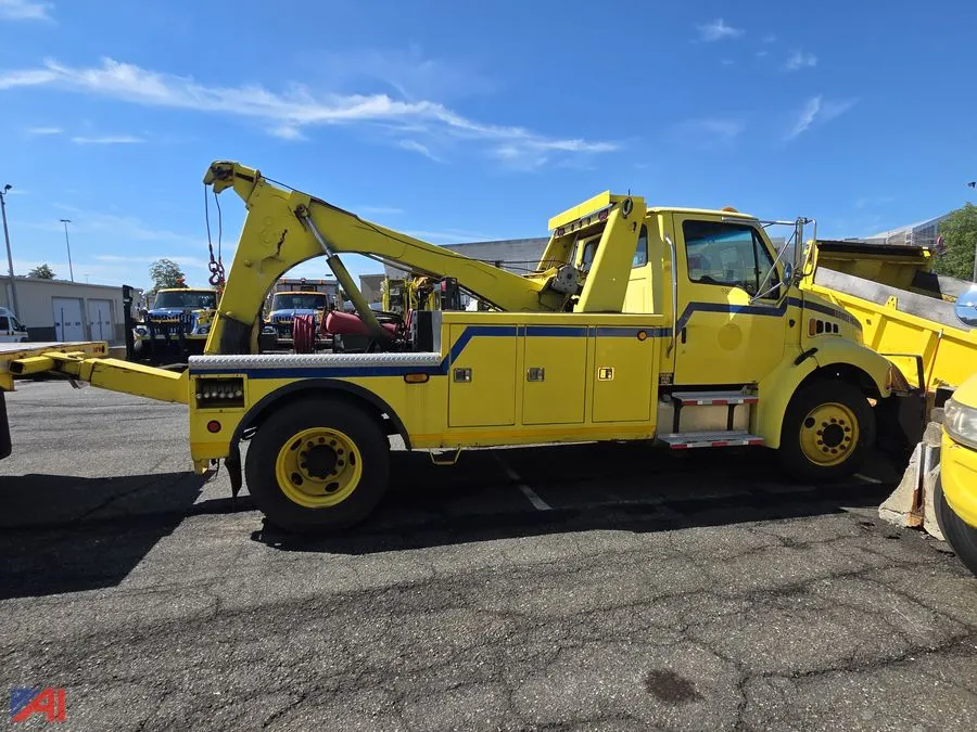 (25-10-0371-V) 2004 Sterling Acterra Wrecker