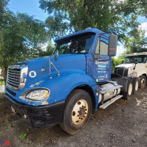 2006 Freightliner Columbia 120 Conventional (Parts Only)