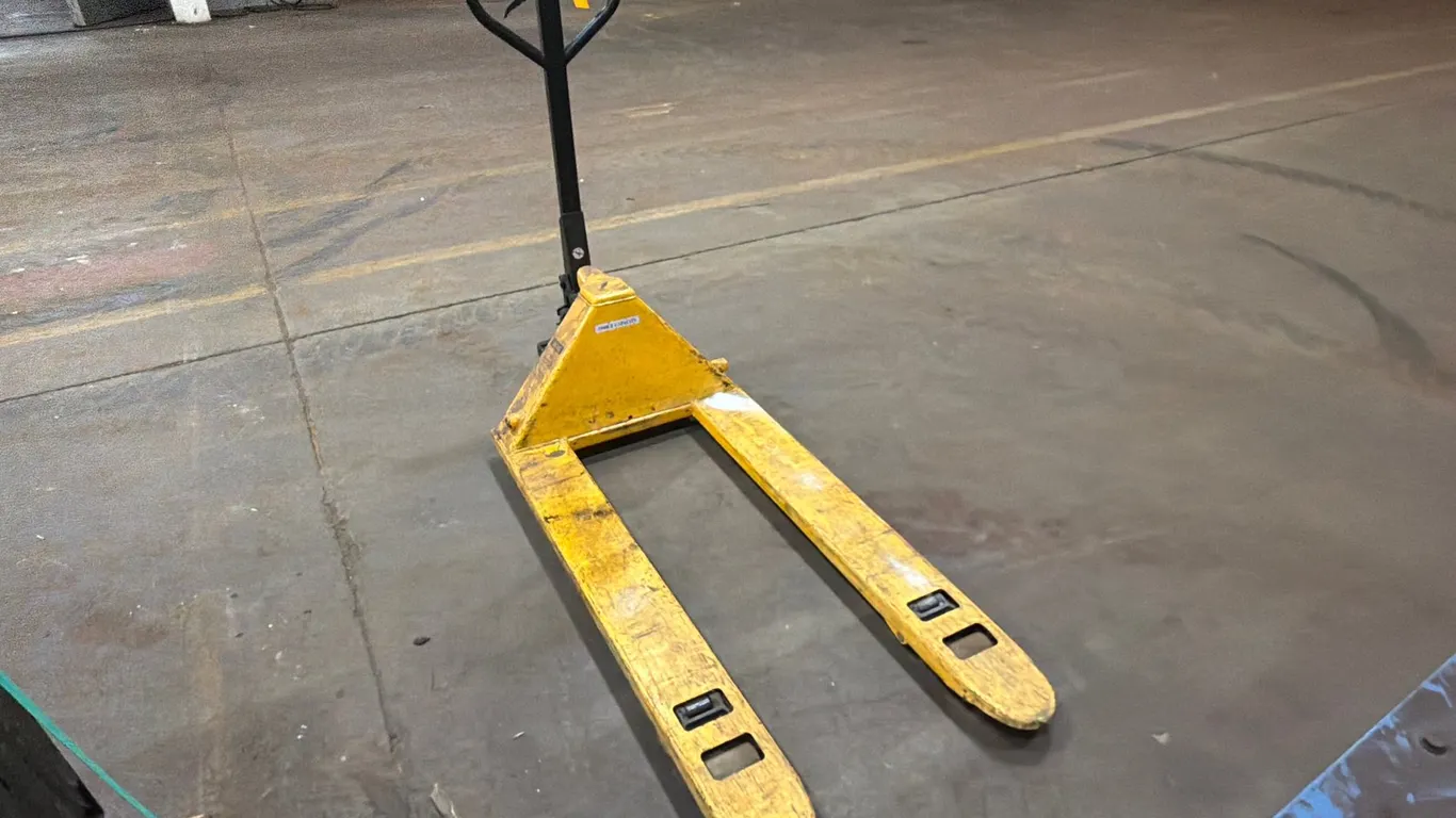 Uline Standard Fork Pallet Truck