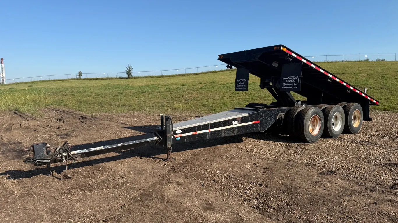 1999 Rugby 37' Tri-Axle Tridem Wheel Pup