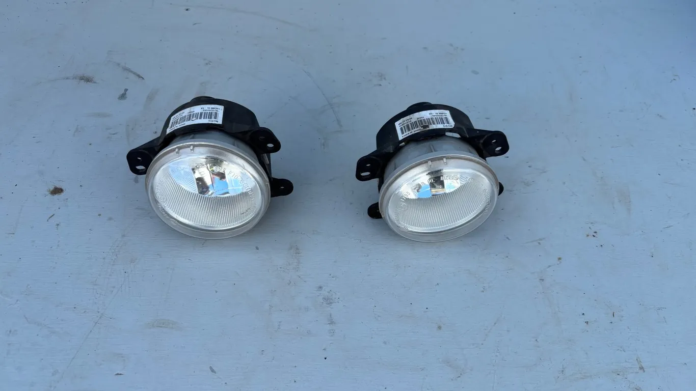(2) Jeep Wrangler Front Bumper Lights