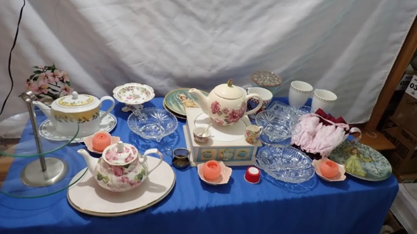 Triple Tea Pots plus